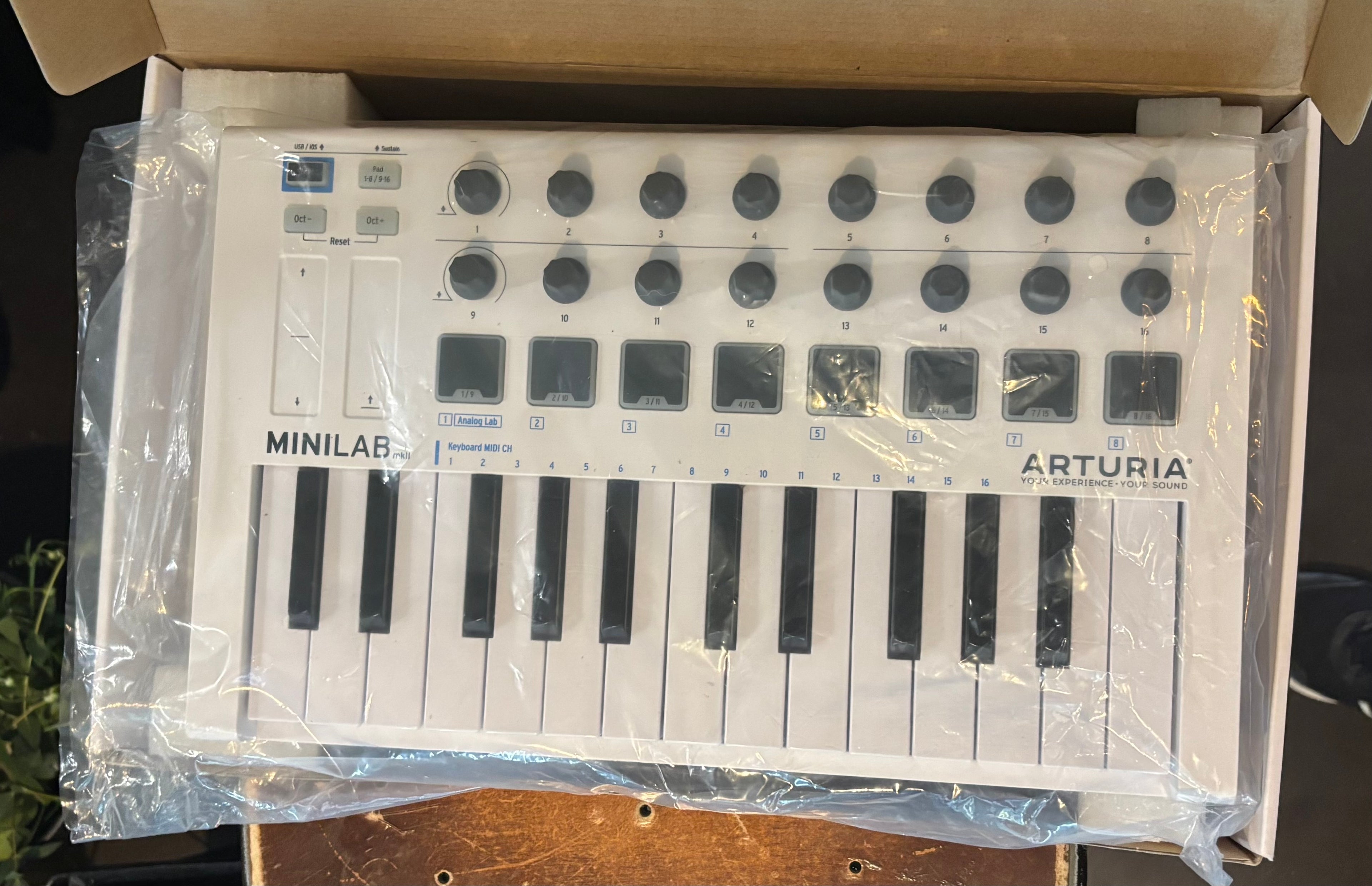 Arturia mini lab mk2 midi controller USED